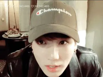 택 포함 새상품 Champion 챔피온 카키 BTS 정국 착용