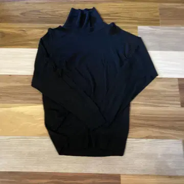 JOHN SMEDLEY 존스메들리 터틀넥 스웨터