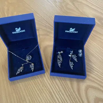 Swarovski 박쥐 모티브 목걸이 귀찌 세트 귀걸이