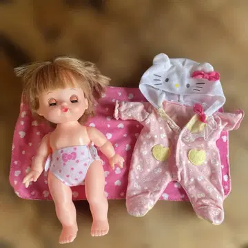 멜짱 헬로키티 디자인 인형