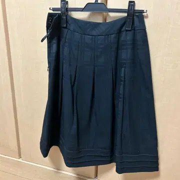 블랙 체크 무늬 플리츠 스커트