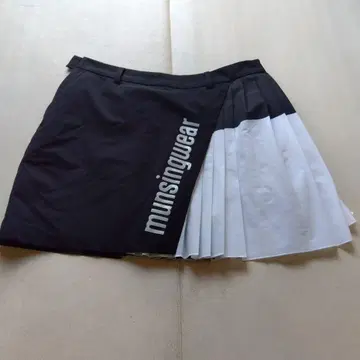 muningwear 플리츠 스커트 블랙/화이트