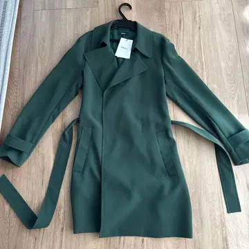 [주말 추가 가격 인하!] 미사용 새상품 Theory 트렌치코트