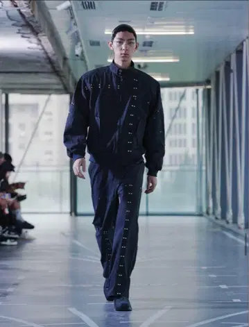 xander zhou 자 조 리벳 셋업