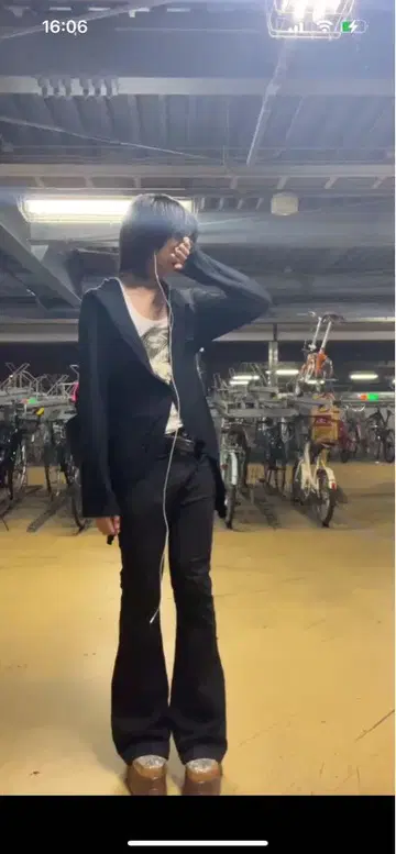 블랙 티셔츠 후드티