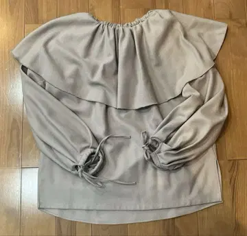 ella 케이프 칼라 풀오버 그레이지