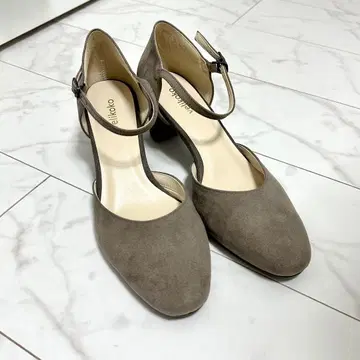 [ 새상품 미사용 ] 베리코코 스웨이드 스트랩 펌프스 25.5cm
