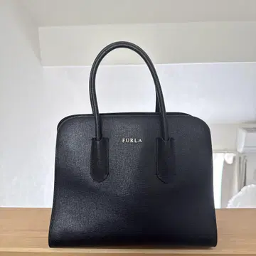 FURLA 블랙 핸드백 새상품급