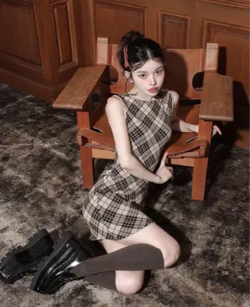 Darich 다리치 체크 자카드 슬리브리스 니트 미니 원피스