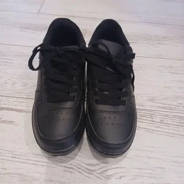 통굽 블랙 스니커즈
