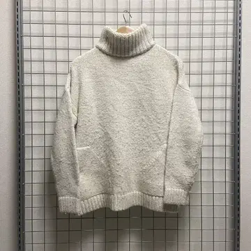 ZARA 터틀넥 니트