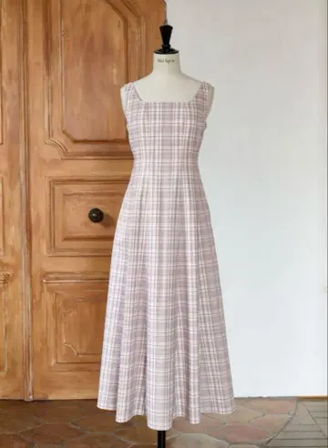Herlipto Paddington Long Dress xs 사이즈