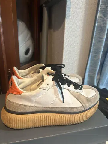 오니츠카타이거 스니커즈