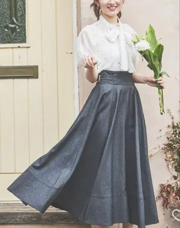 노엘라 데님 플레어 스커트 롱 블랙 S 사이즈