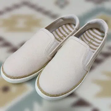 VIONIC 바이오닉 아이보리 슬립온 23.5CM 스니커즈