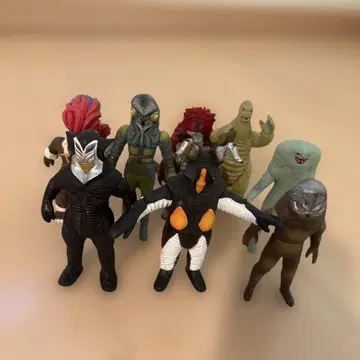 울트라맨 시리즈 괴수 피규어 8개 세트