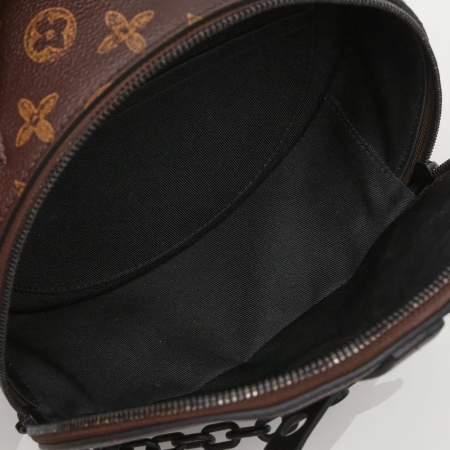 路易威登Monogram Wheel Box手袋