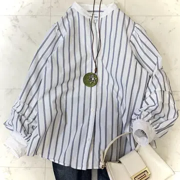 새상품급 쉽스에니 밴드 카라 볼륨 슬리브 스트라이프 셔츠 (세탁 가능)