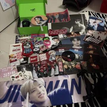 iKON 굿즈 세트 포토 카드 배너