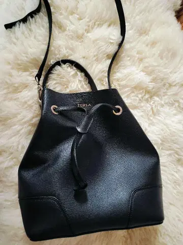 FURLA 블랙 복조리백