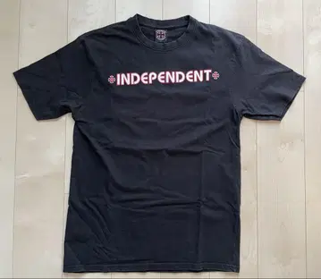 INDEPENDENT 로고 T셔츠 블랙