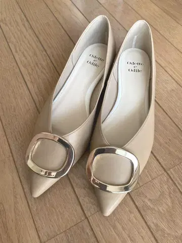Odette e Odile 버클 플랫슈즈 베이지