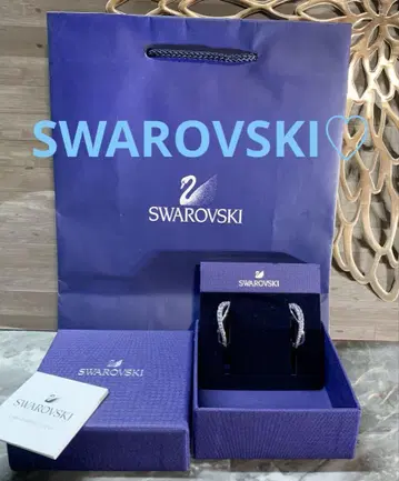 [ 새상품급 ] Swarovski 트위스트 디자인 귀걸이 블루