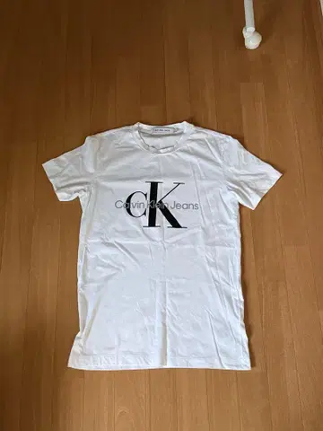 Calvin Klein 반팔 T셔츠
