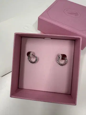 SWAROVSKI 보석 디자인 귀걸이 (양쪽 귀용)