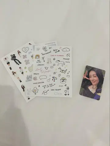 LE SSERAFIM 스티커 윤진 트레이딩 카드