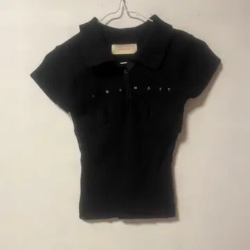 [ 정품 ] ANDMARY Lindsay logo tops black