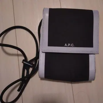 A.P.C. 숄더백 사코슈 블랙/그레이