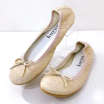 새상품 kurun 23.5cm 발레 슈즈 에나멜 악어 엠보싱