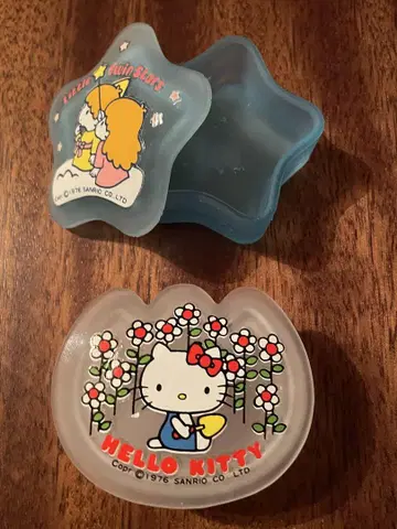헬로키티와 키키라라 유리 케이스