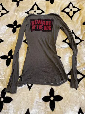 LGB 르그랑 블루 Beware of the Dog 긴팔 티셔츠 브라운