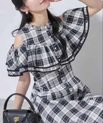 2WAY 프릴 오프숄더 포함 백 레이스업 체크 무늬 원피스
