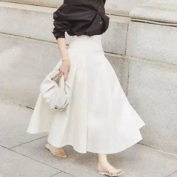 [ 재가격 인하 ] FRAY I.D 퀼팅 플레어 스커트