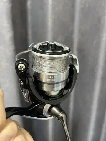 LEXA 2500 LT 스피닝 릴