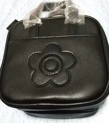 MARY QUANT 블랙 데이지 패턴 파우치 미사용품 택 포함