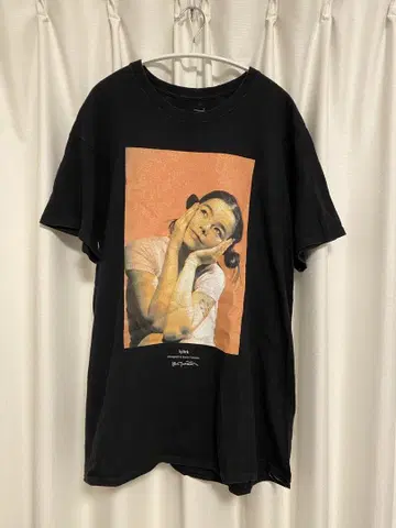 비요크 T셔츠 블랙