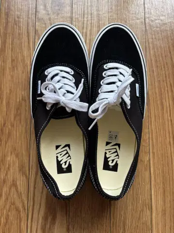 반스 프리미엄 오센틱 블랙/화이트 11.0 US