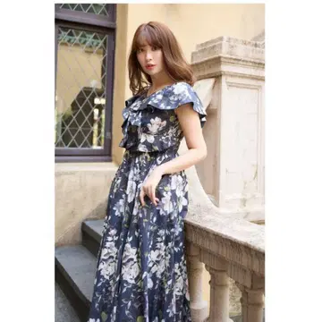 her lip to Anemone ruffled long dress M