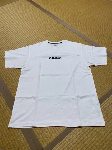 FCRB 25AW SIGNATURE TEE 화이트