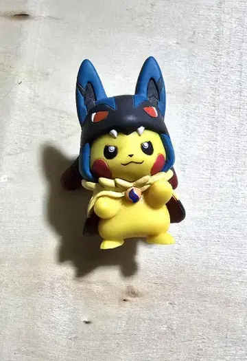 메가 판초를 입은 피카츄 피규어 메가 루카리오 포켓몬