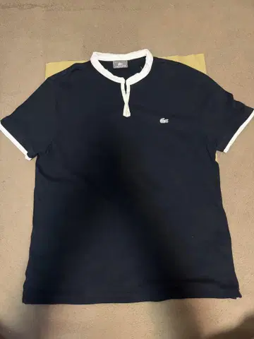 Lacoste 네이비 헨리넥