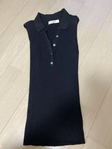 데미룩스 빔즈 카라 부착 슬리브리스
