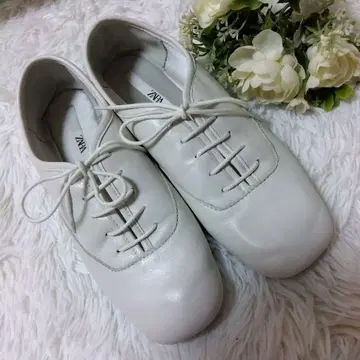 [ ZARA ] 자라 화이트 가죽 신발 36