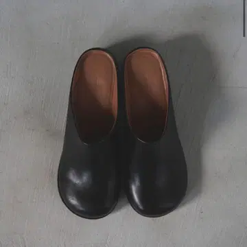 컨디션 최상 [ anuke/안누크 ] 에코 가죽 힐 슬립온