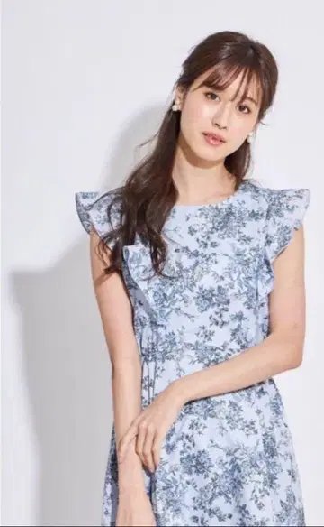 꽃무늬 프릴 슬리브 미디 기장 원피스
