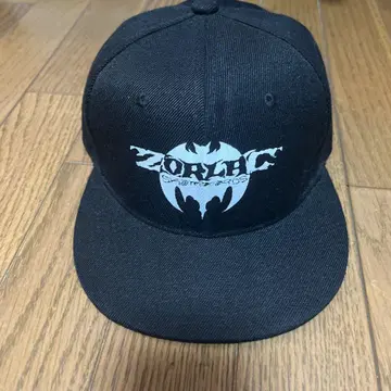 ZORLAC 블랙 스냅백 캡